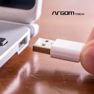 Cable Lightning a USB de 3 metros, compatible con iPhone, iPad y iPod, ideal para carga y sincronización a distancia.