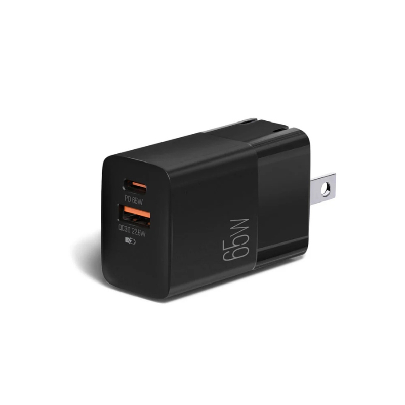 Cargador VOLTA P7 de 65W con doble puerto USB-C y USB-A, diseño compacto con enchufe plegable, compatible con laptops y smartphones de carga rápida.